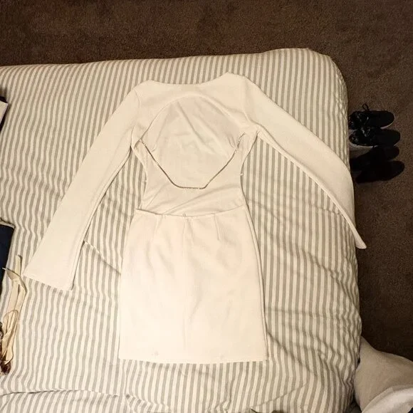 Saints & Secrets white long sleeve mini dress - Picture 2 of 4
